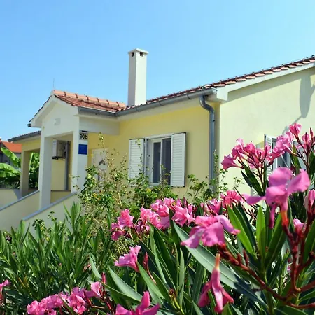 Villa Danny **** Dobropoljana