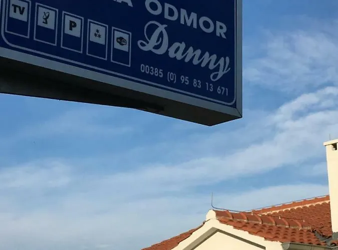 Danny **** Вилла Dobropoljana