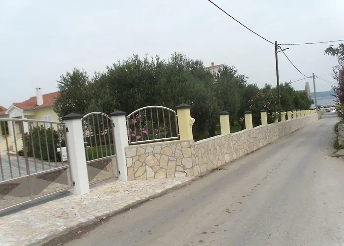 Danny **** Willa Dobropoljana