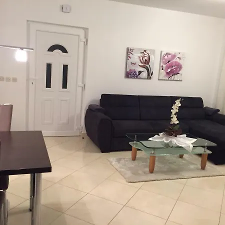 ヴィラ Danny **** *