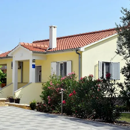 Danny **** Villa Dobropoljana